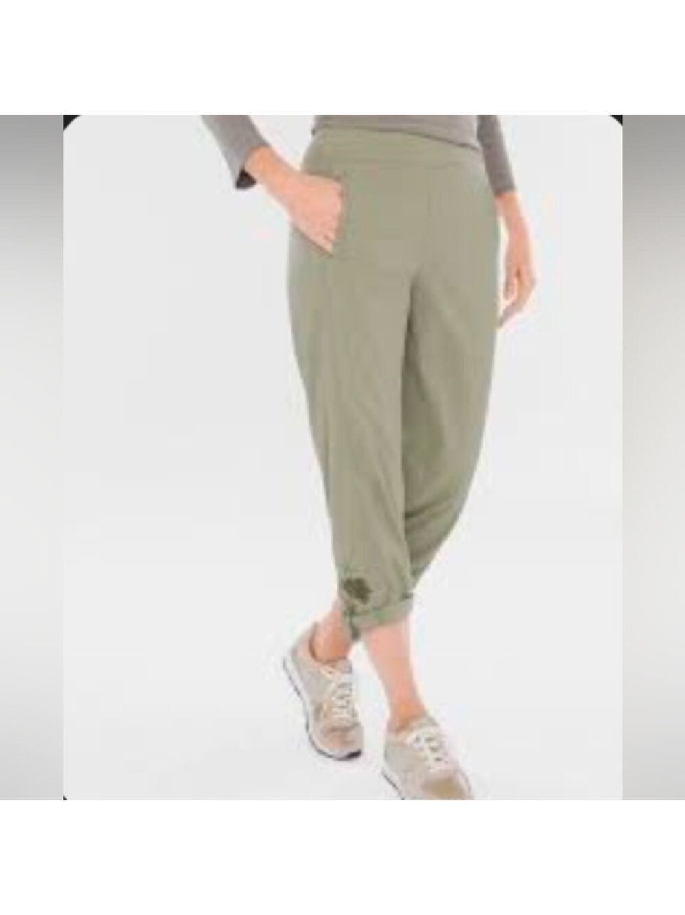 Zenergy By Chico's Neema Embroidered Crop Golf Pants Size .5